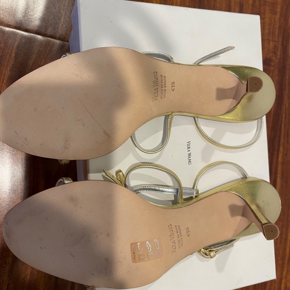 Vera Wang Gold Strapy Leather Sandals Heels - Picture 3 of 8